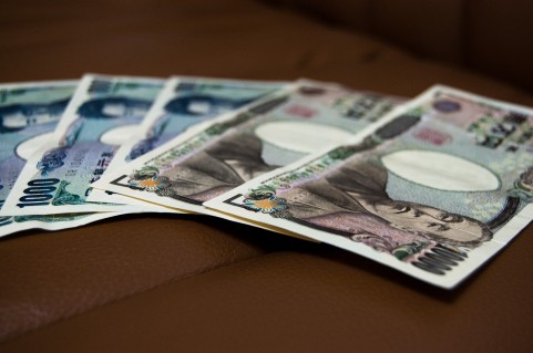お金1万円札いっぱい